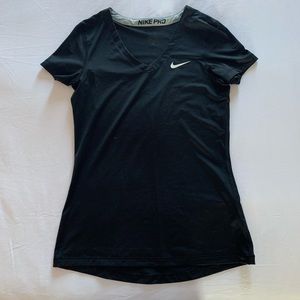 Lightly worn - Medium Nike Pro Fitted T-Shirt
